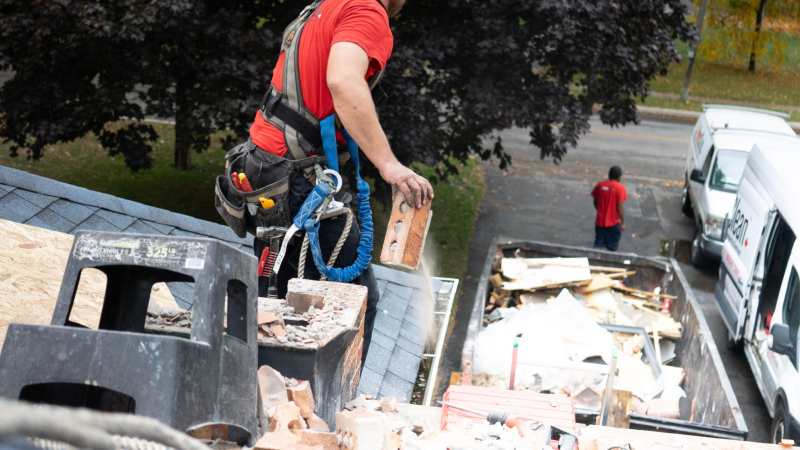 How Exterior Contractors Coordinate Dumpster Use Around Material Deliveries